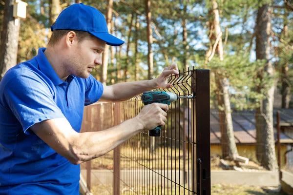 Common Fence Installation Mistakes and How Akron Contractors Avoid Them